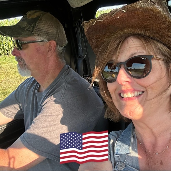 Meet your Posher, Teresa Marie - Picture 12 of 15